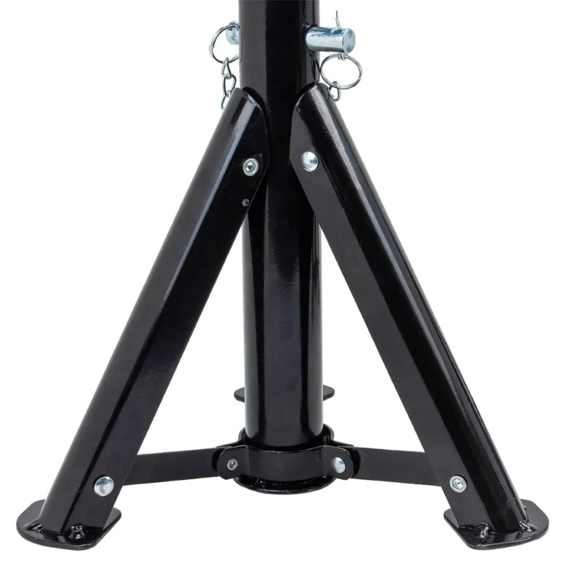 Stabil bas med tre ben och kedjesäkring – säker och robust konstruktion