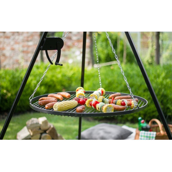 Vinschförsedd stativgrill med naturligt stålgaller – stabil lösning för naturälskare