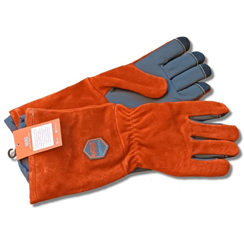 Produktbild av Blastsafe™ HERO-handskar – tydlig vy av handflata och baksida, med märkning och etikett.