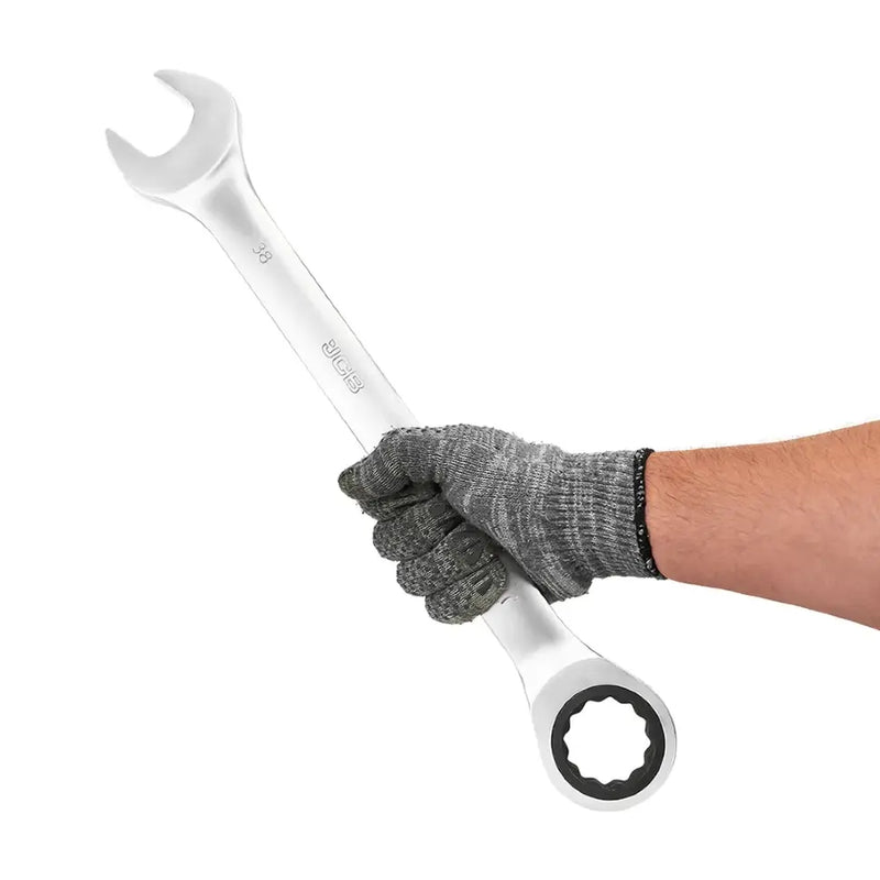 38 mm blocknyckel med spärr, hållen i hand med arbetshandske