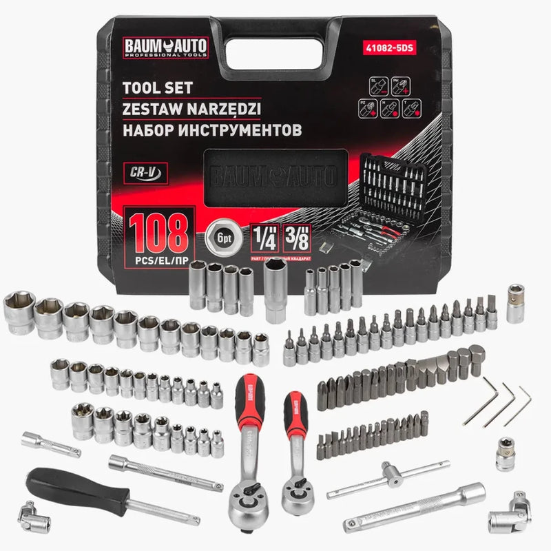 Hylsnyckelsats 1/4 och 3/8 tum med 108 delar, hylsor, bits, spärrskaft och tillbehör framför förpackningen.