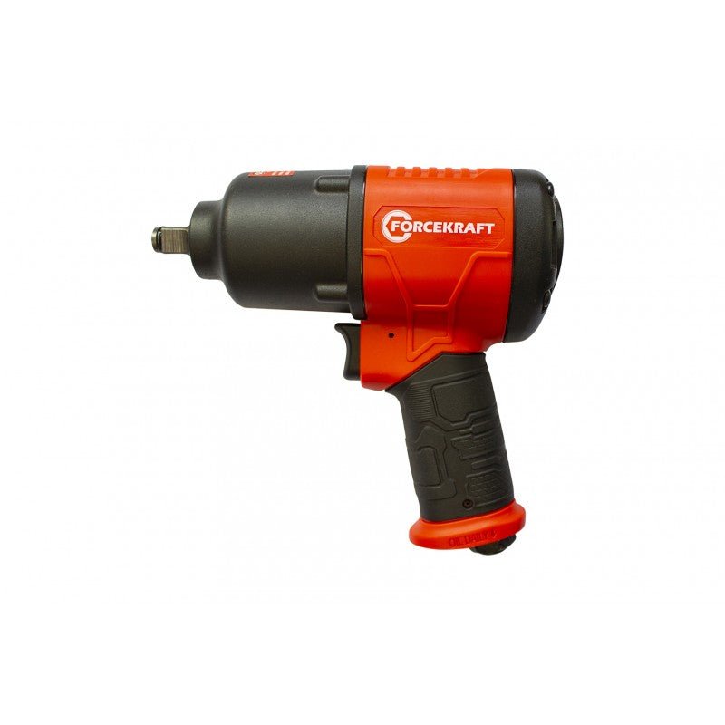 Handtag och grepp: Ergonomiskt gummerat handtag för säkert och bekvämt grepp.