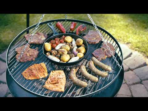 Produktvideo: Grillplatta Cook King 78 cm i stål med grillgaller Ø37 cm – visning och användning på eldfat